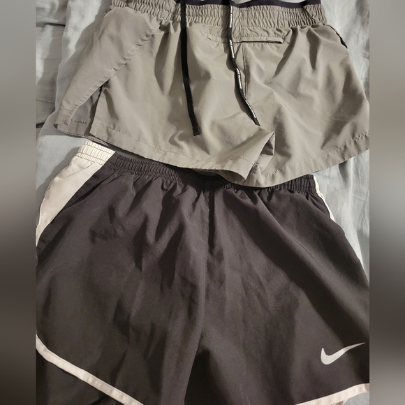 Nike Altheic Running Shorts Size Small Black Grey - Picture 1 of 6